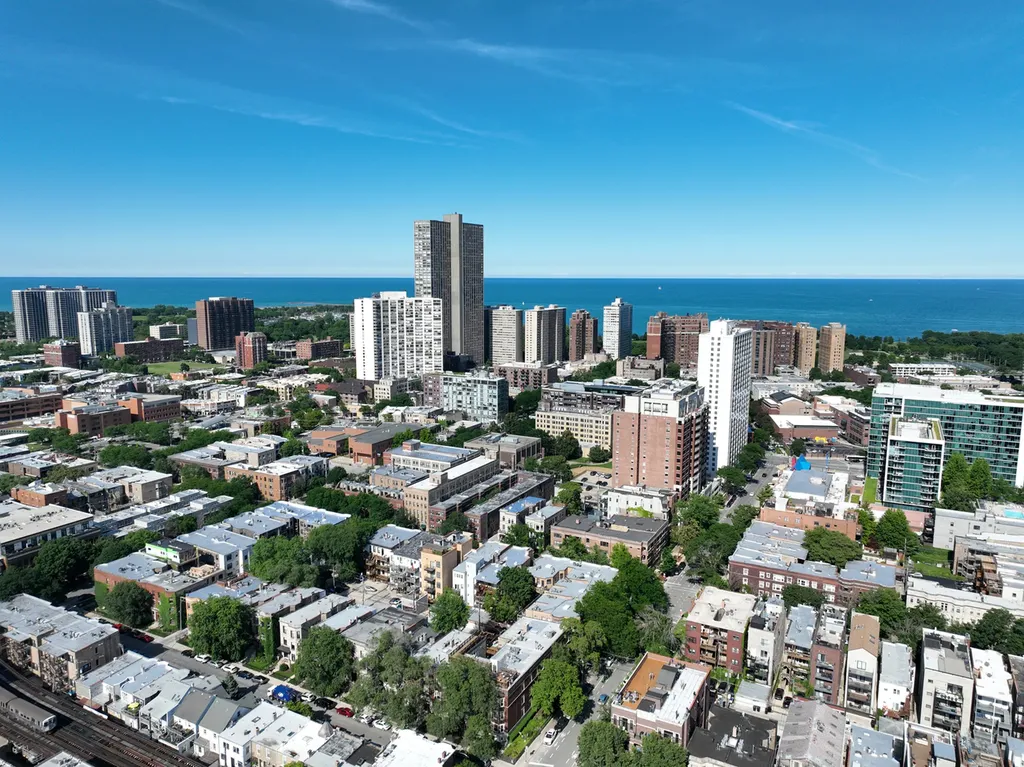 3801 North Wilton Avenue Chicago IL 60613