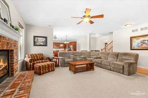 390 Bloomfield Circle E Oswego IL 60543