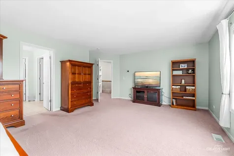 390 Bloomfield Circle E Oswego IL 60543
