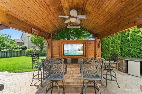390 Bloomfield Circle E Oswego IL 60543