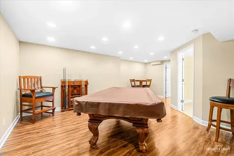 390 Bloomfield Circle E Oswego IL 60543