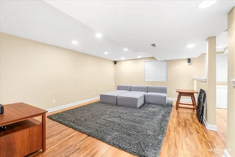 390 Bloomfield Circle E Oswego IL 60543