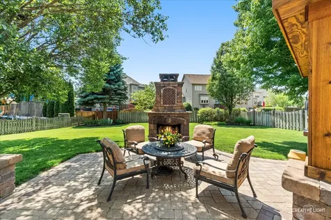 390 Bloomfield Circle E Oswego IL 60543