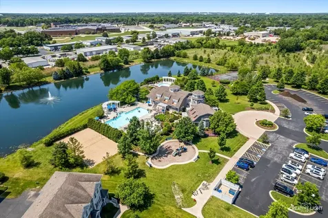 390 Bloomfield Circle E Oswego IL 60543