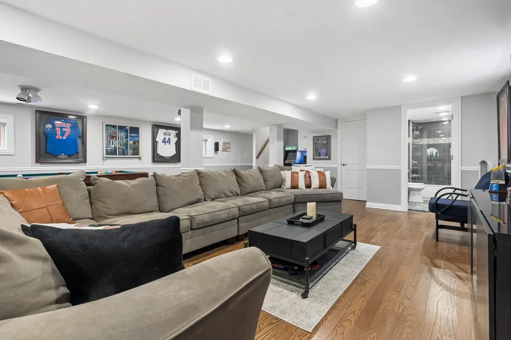 5305 West Addison Street Chicago IL 60641