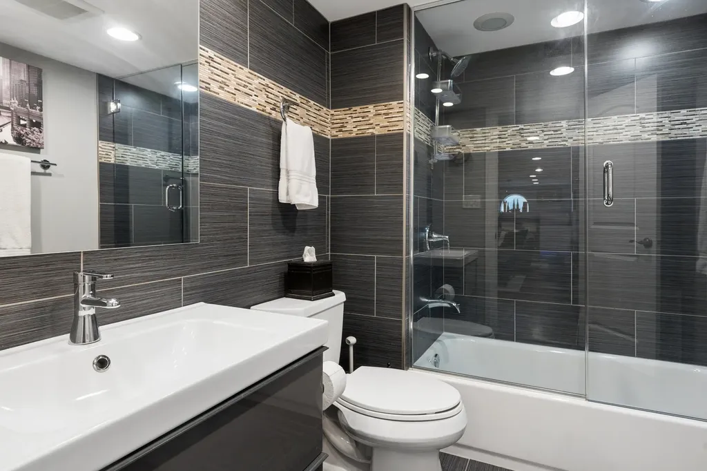 5305 West Addison Street Chicago IL 60641