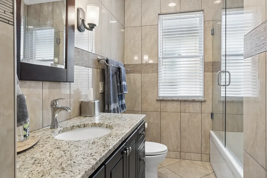 5305 West Addison Street Chicago IL 60641