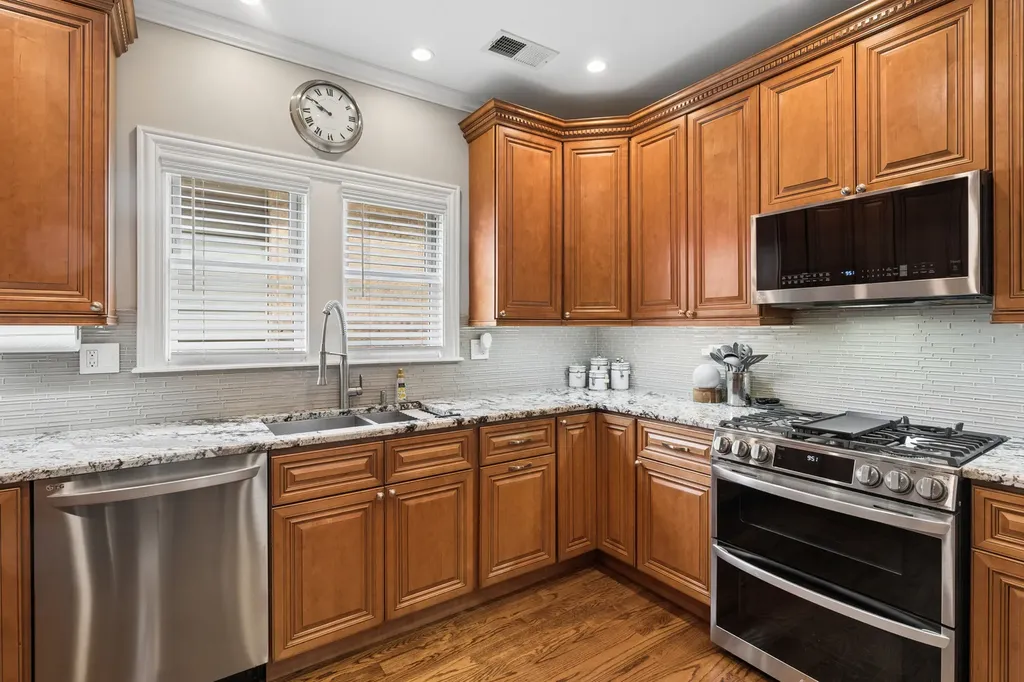 5305 West Addison Street Chicago IL 60641