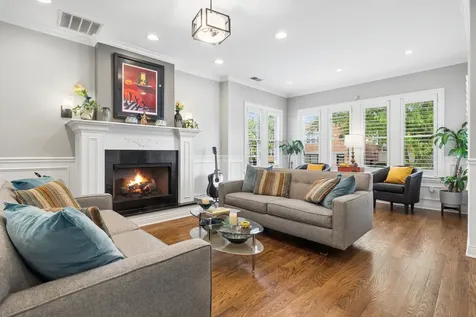 5305 West Addison Street Chicago IL 60641