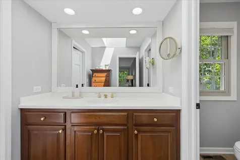 311 Hyatt Drive Libertyville IL 60048