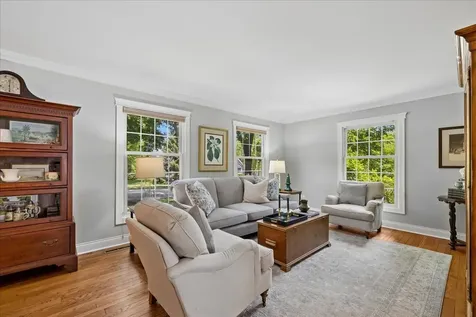 311 Hyatt Drive Libertyville IL 60048