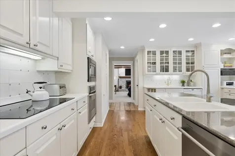 311 Hyatt Drive Libertyville IL 60048