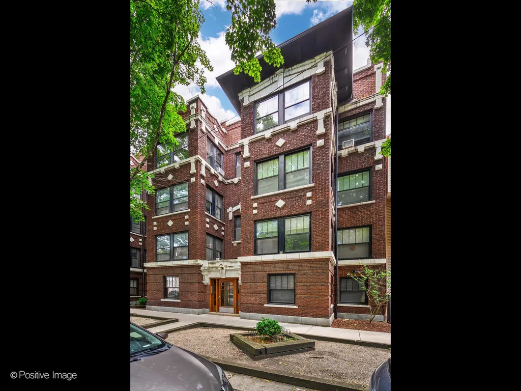 1365 East 52nd Street Chicago IL 60615