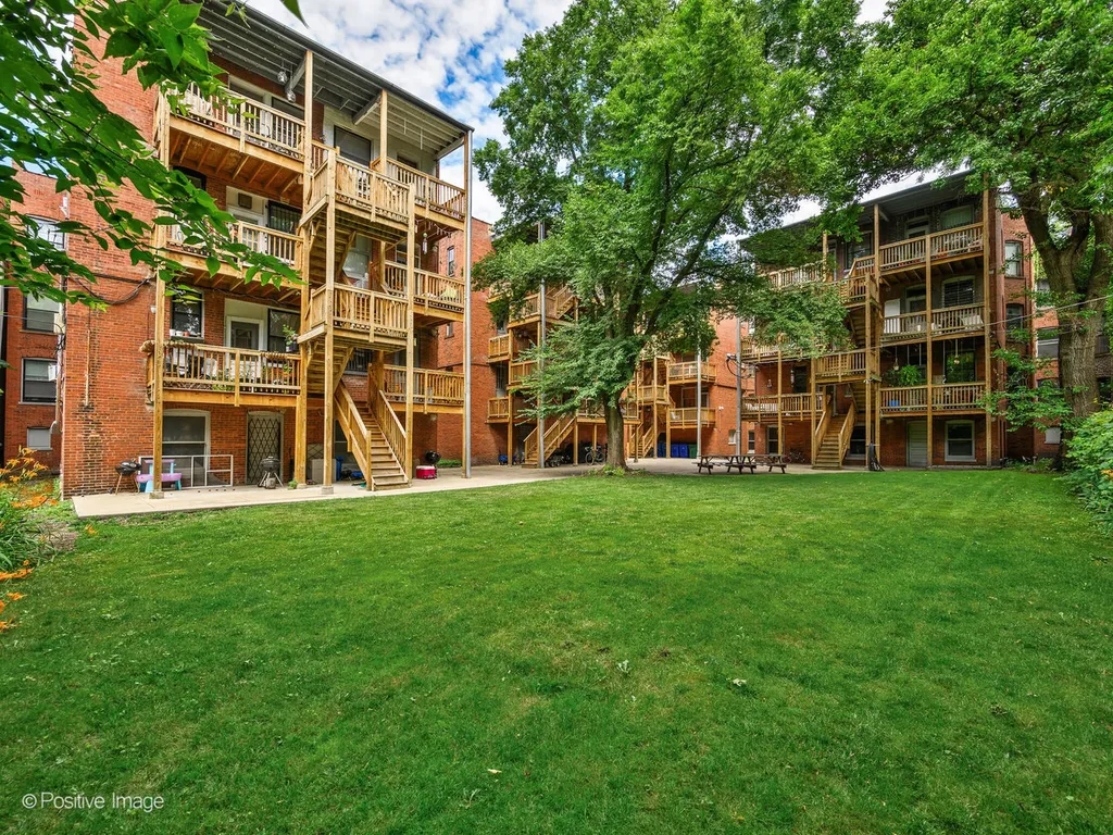 1365 East 52nd Street Chicago IL 60615