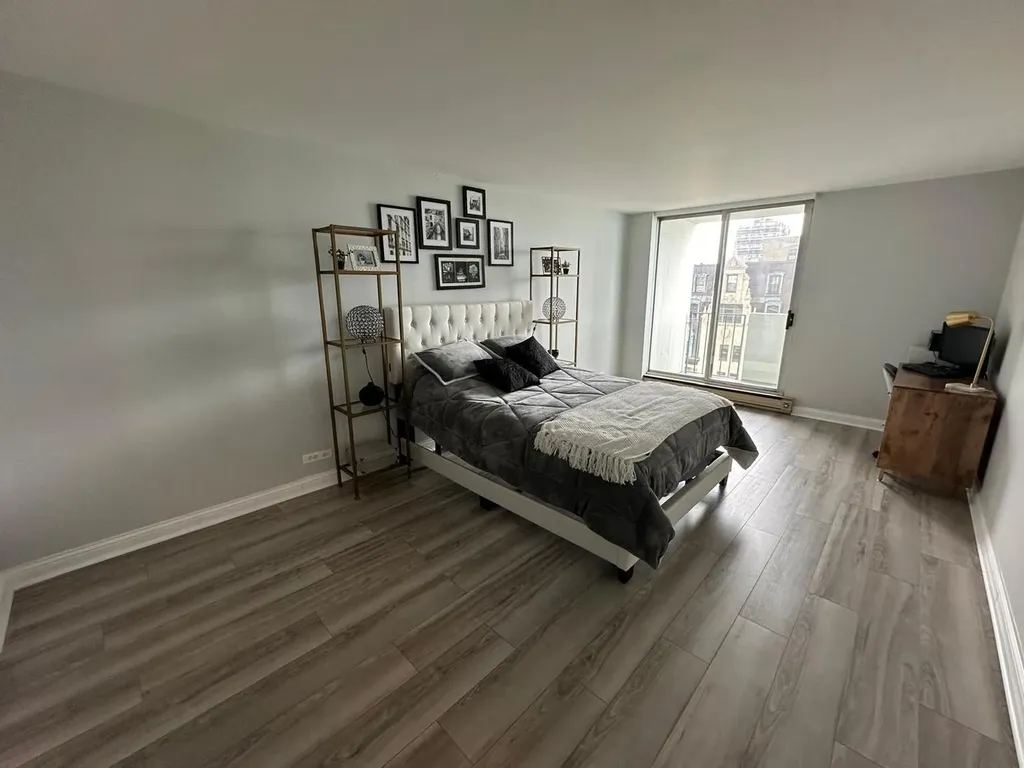 6033 North Sheridan Road Chicago IL 60660