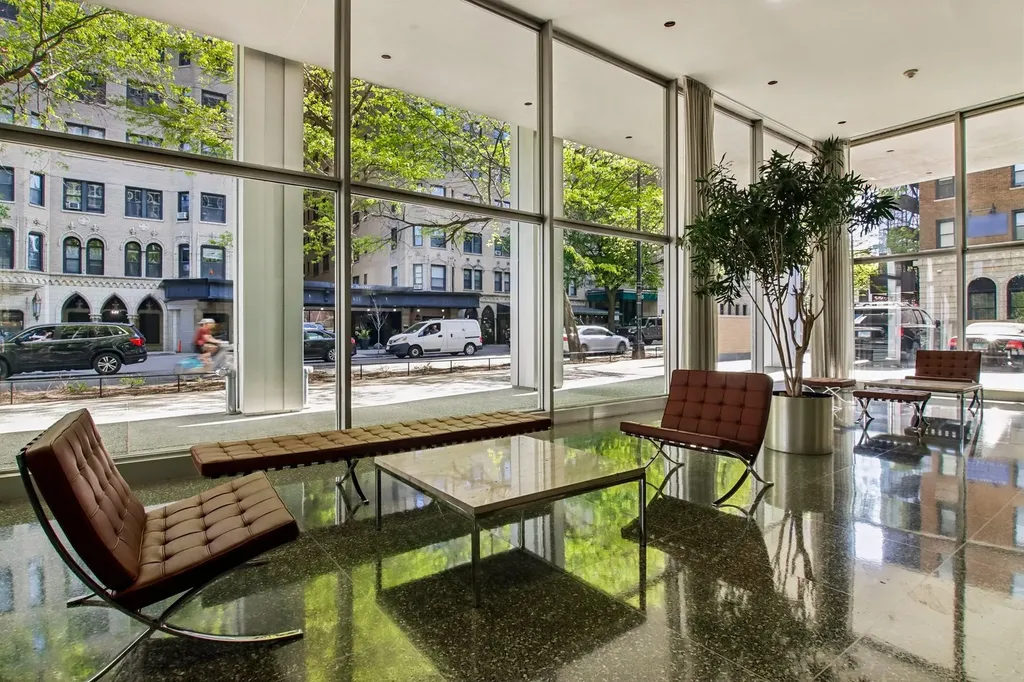 2400 North Lakeview Avenue Chicago IL 60614