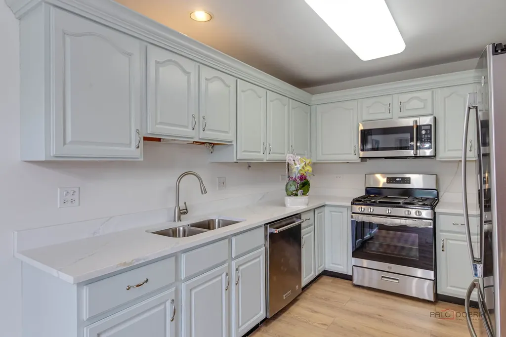 2944 Oak Court Schaumburg IL 60193