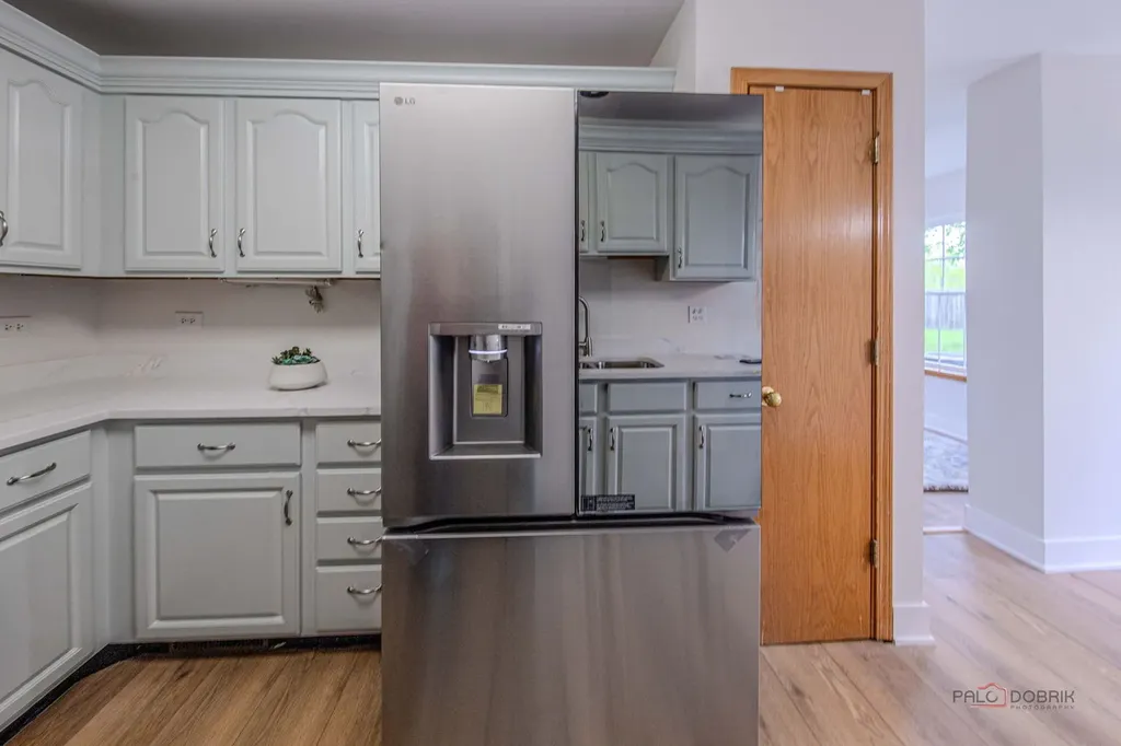 2944 Oak Court Schaumburg IL 60193