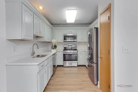 2944 Oak Court Schaumburg IL 60193