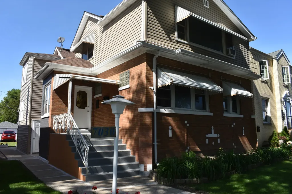 7030 West Wrightwood Avenue Chicago IL 60707