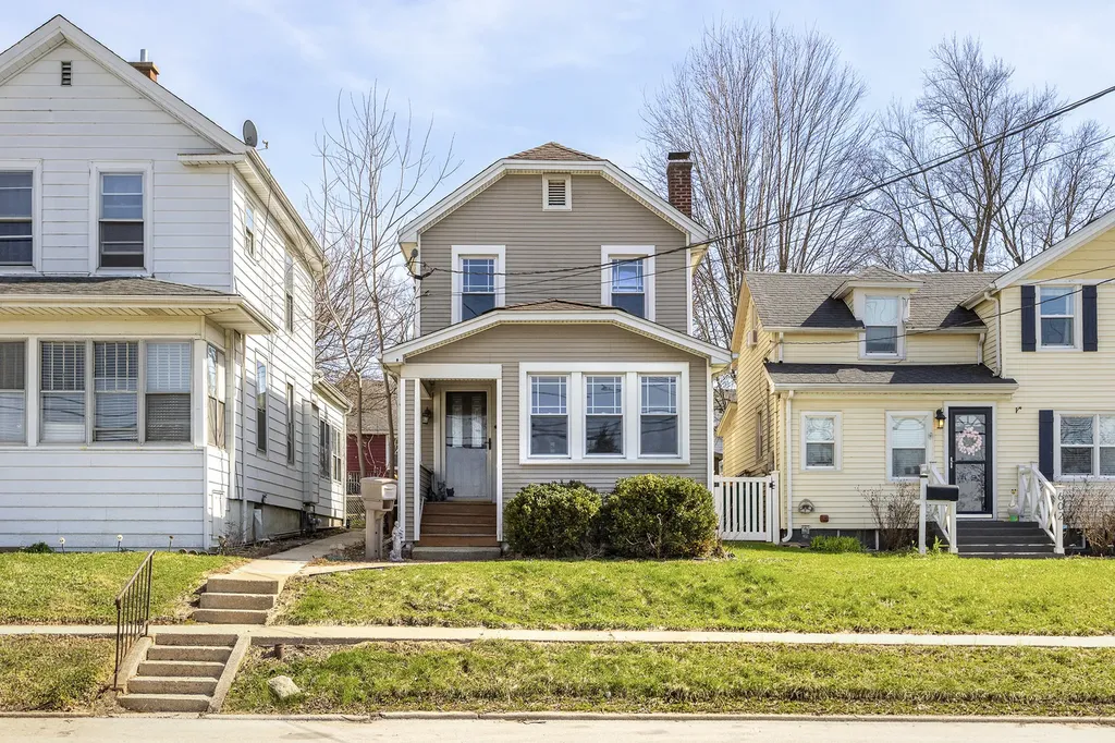604 Illinois Street Lemont IL 60439