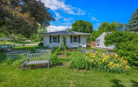 928 Ash Street St. Charles IL 60174