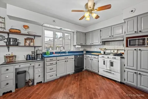 928 Ash Street St. Charles IL 60174