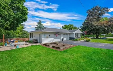 928 Ash Street St. Charles IL 60174