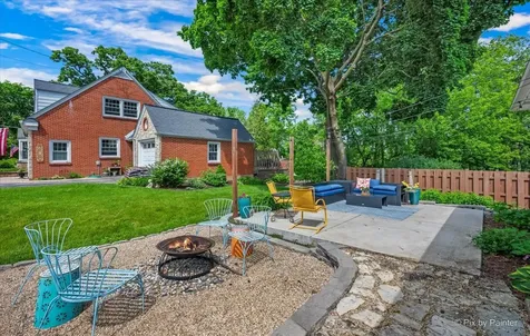 928 Ash Street St. Charles IL 60174