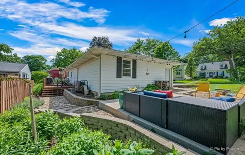 928 Ash Street St. Charles IL 60174