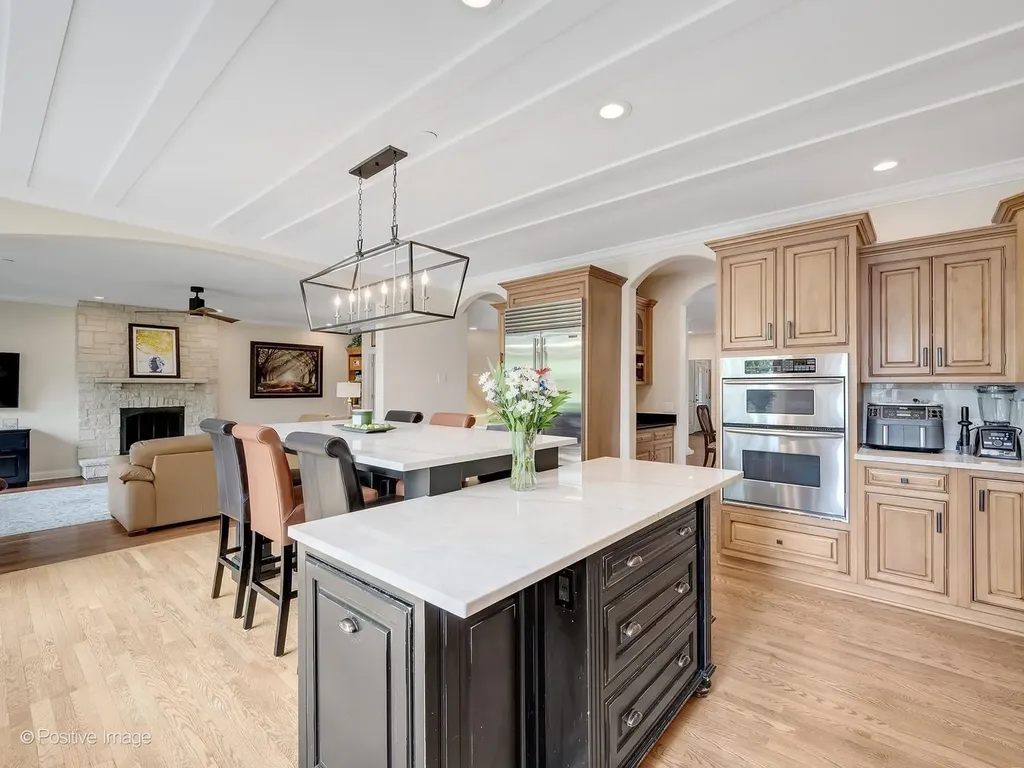 325 Ruby Street Clarendon Hills IL 60514