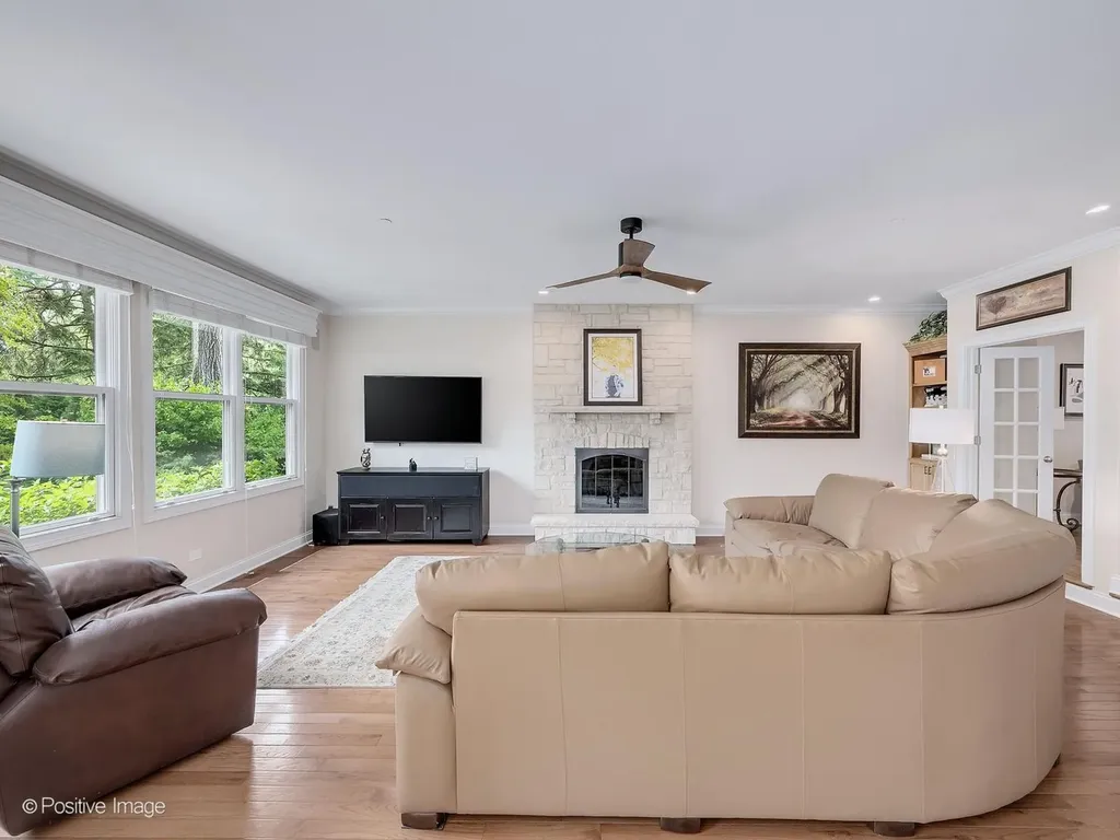325 Ruby Street Clarendon Hills IL 60514