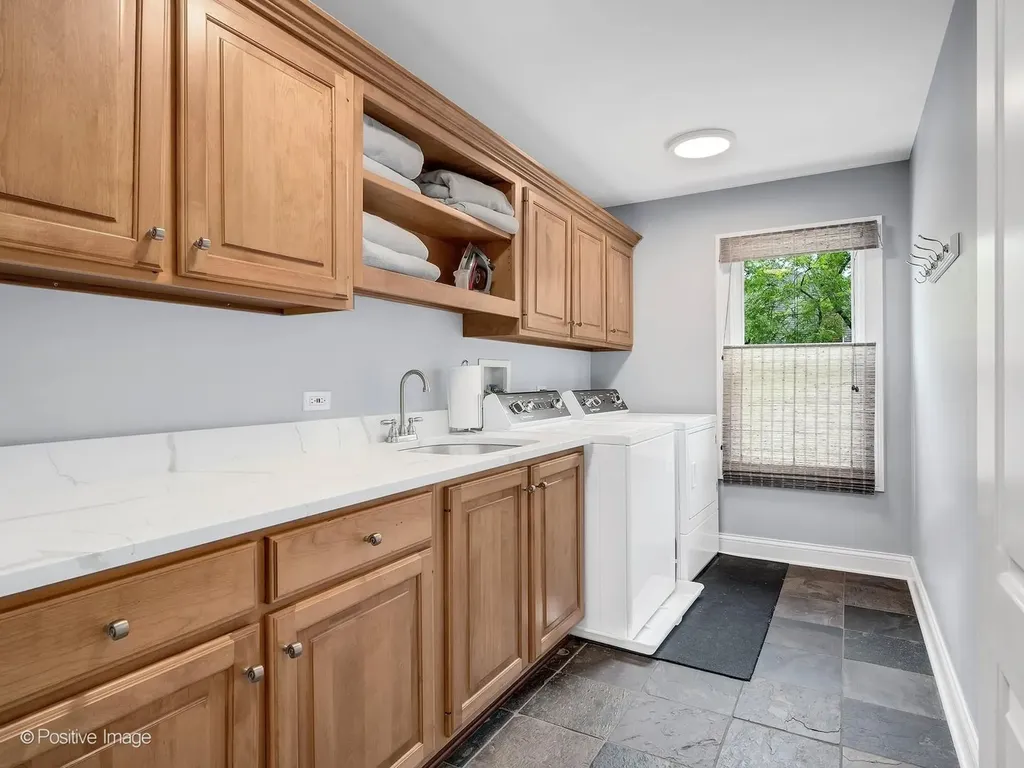 325 Ruby Street Clarendon Hills IL 60514