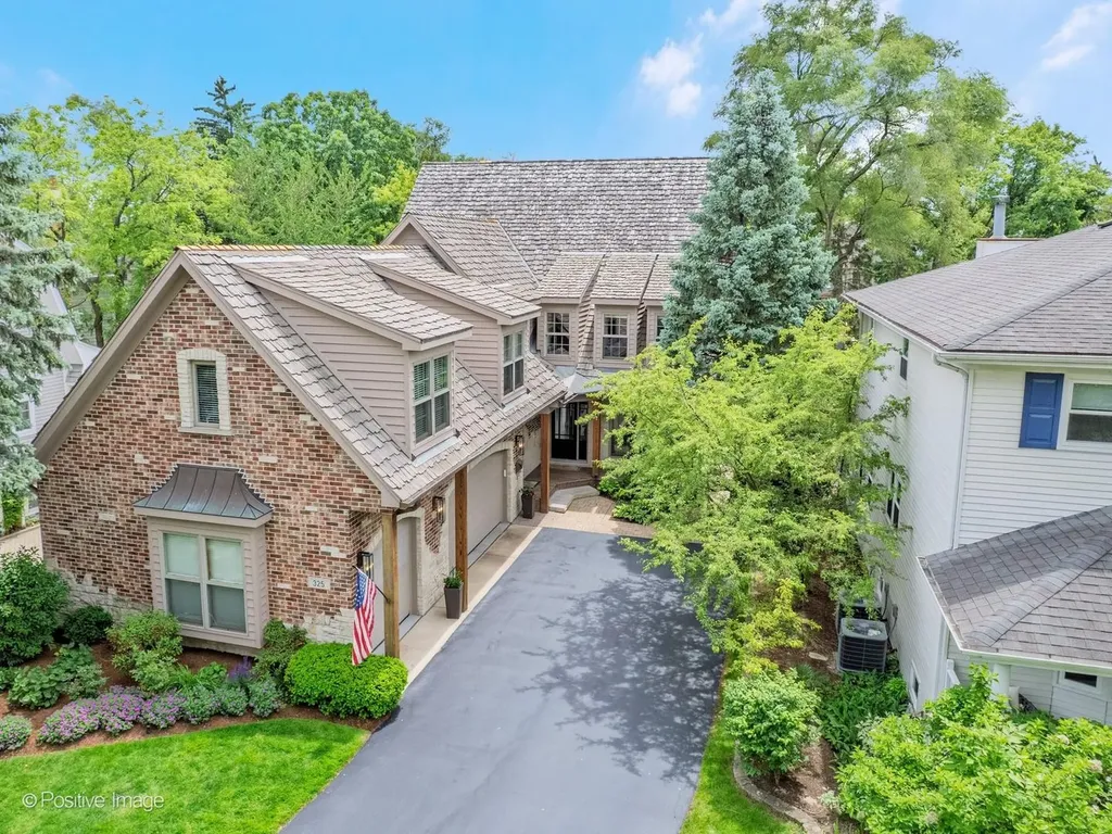 325 Ruby Street Clarendon Hills IL 60514