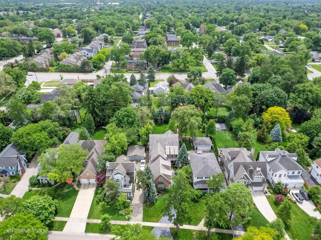 325 Ruby Street Clarendon Hills IL 60514