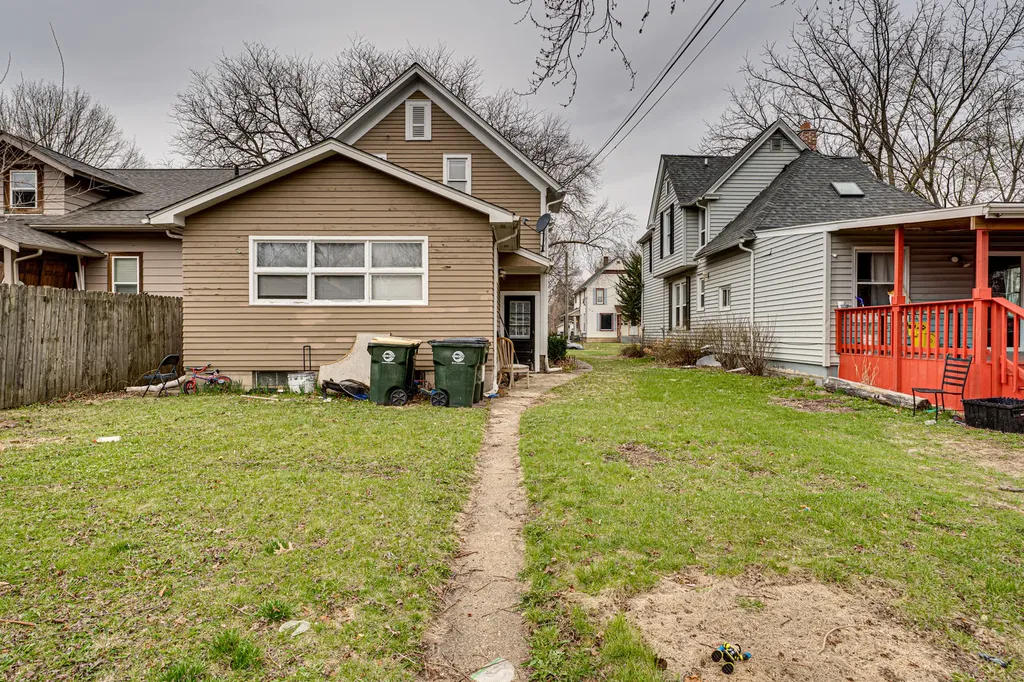 714 Sexton Street Aurora IL 60505