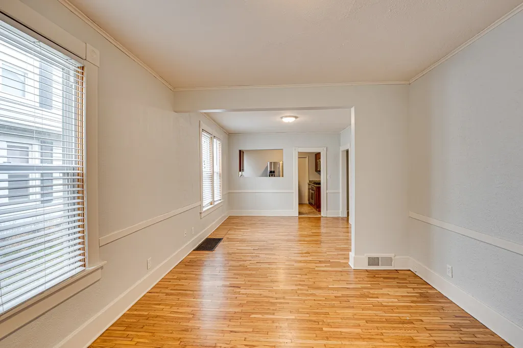 714 Sexton Street Aurora IL 60505