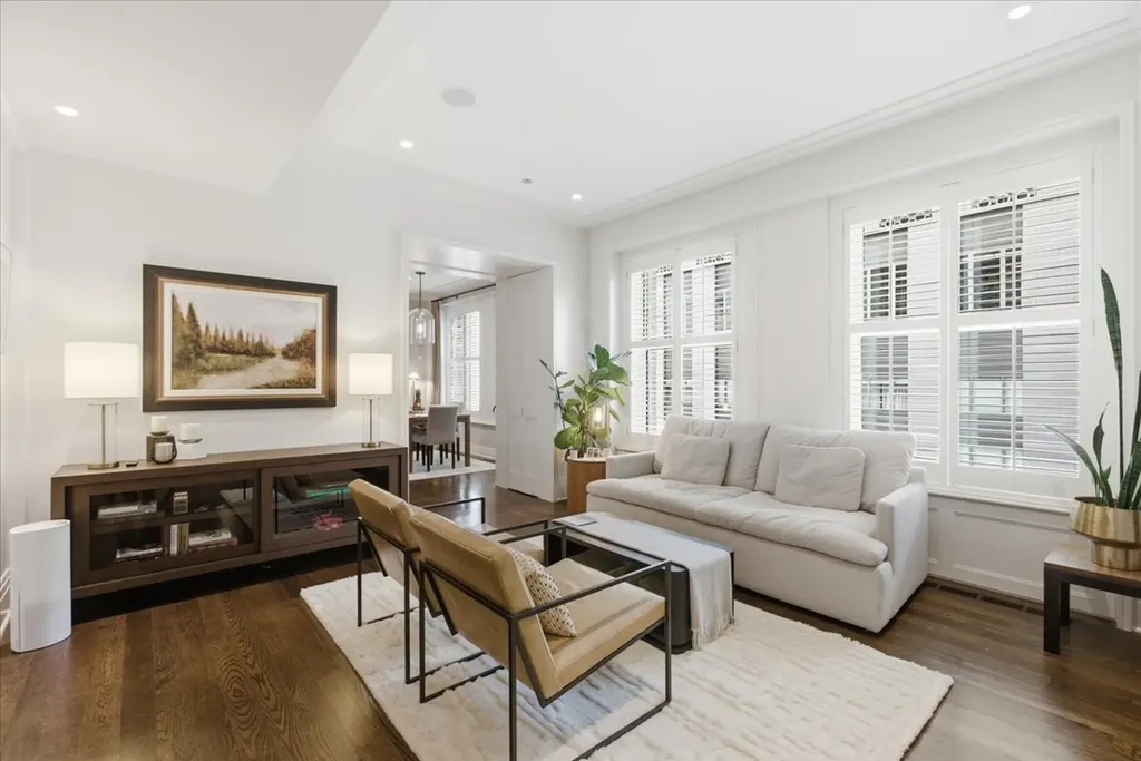 159 East Walton Place Chicago IL 60611