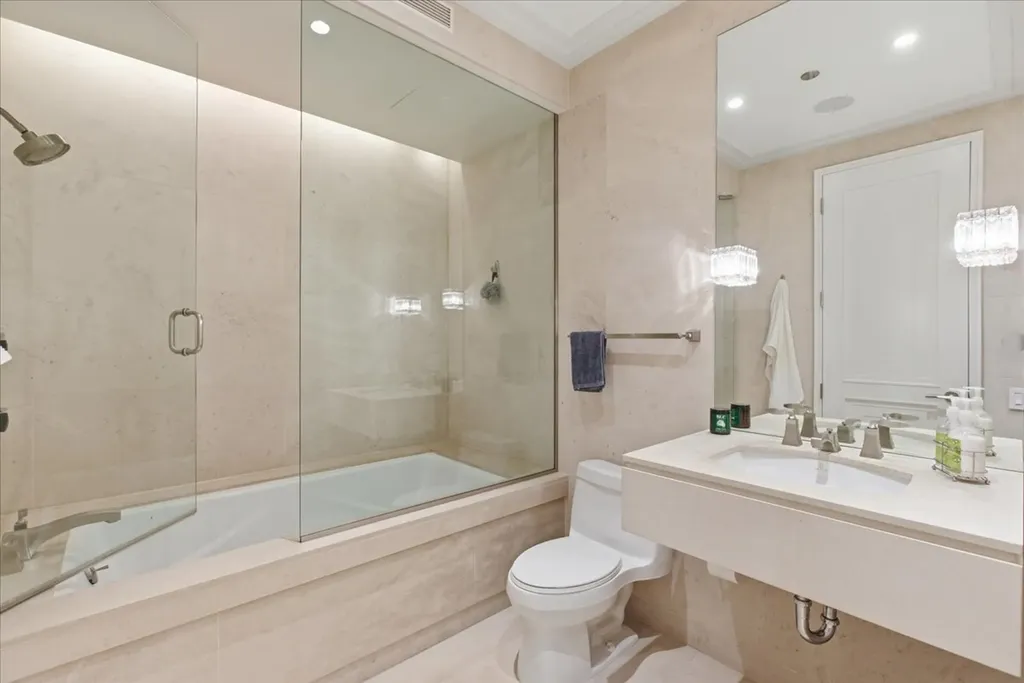 159 East Walton Place Chicago IL 60611