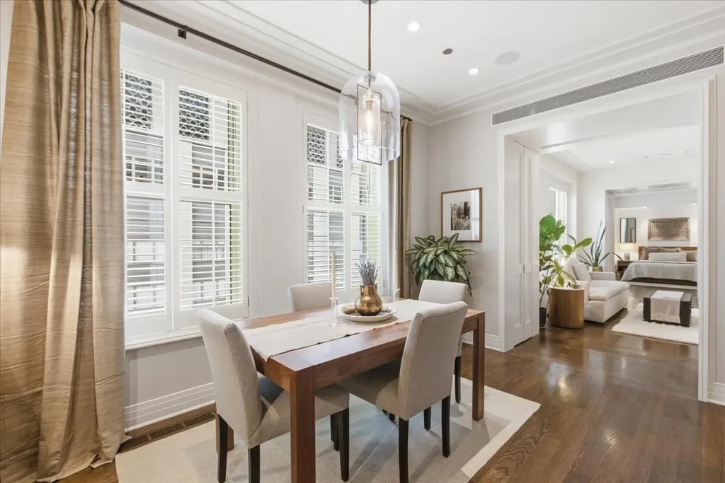 159 East Walton Place Chicago IL 60611