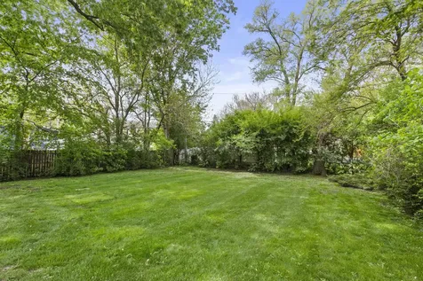 816 Holmes Avenue Deerfield IL 60015