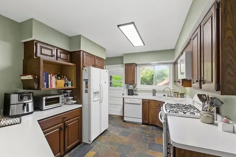816 Holmes Avenue Deerfield IL 60015