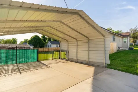 131 East Iowa Street Spring Valley IL 61362