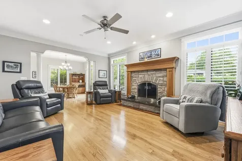 103 North Kennicott Avenue Arlington Heights IL 60005