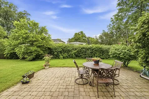 103 North Kennicott Avenue Arlington Heights IL 60005