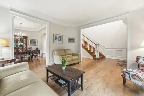 103 North Kennicott Avenue Arlington Heights IL 60005