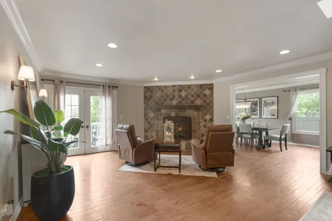 706 South Noah Terrace Mount Prospect IL 60056
