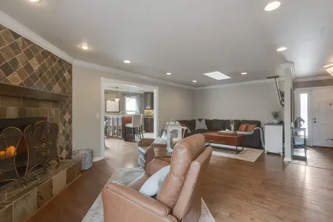 706 South Noah Terrace Mount Prospect IL 60056