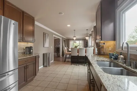 706 South Noah Terrace Mount Prospect IL 60056