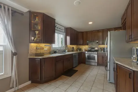 706 South Noah Terrace Mount Prospect IL 60056
